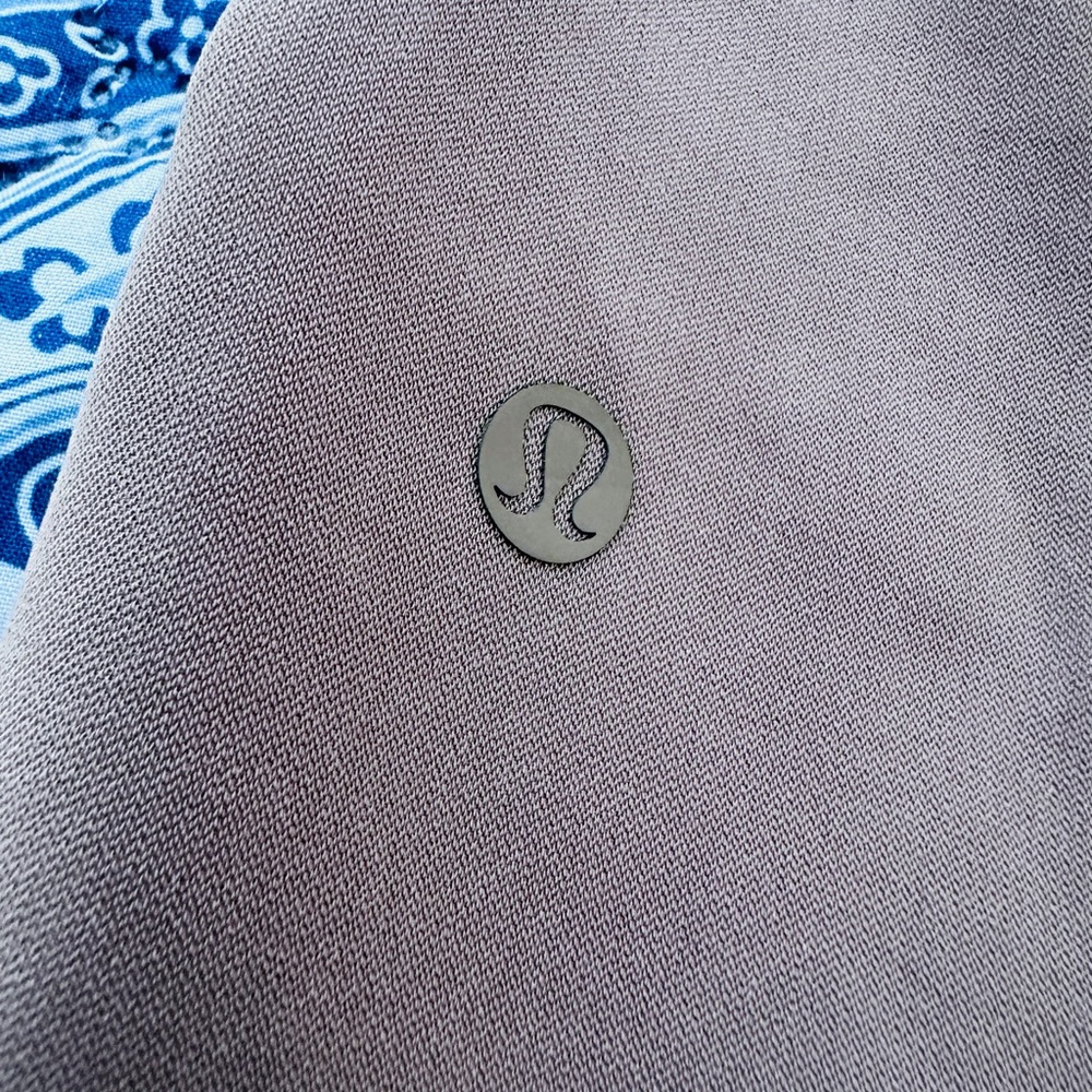 Women’s Lululemon Skirt in size 4 - Picture 3 of 3